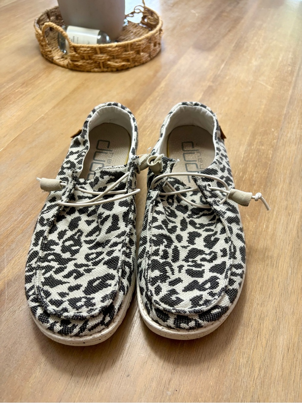 Hey Dude Wendy Women’s Size 9 Grey Cheetah Leopard Canvas Loafers